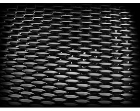 Сетка "черная", крупная удлиненная ячейка с широкими "развернутыми перемычками. 120 х 40 см.