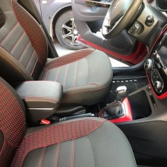 Фото покупателя: Подлокотник для Renault Kaptur I 2016+ c USB красная строчка
