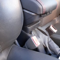 Фото покупателя: Подлокотник для Opel Astra H 2004-2014 (с USB) красная строчка