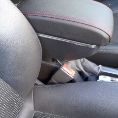 Фото покупателя: Подлокотник для Opel Astra H 2004-2014 (с USB) красная строчка