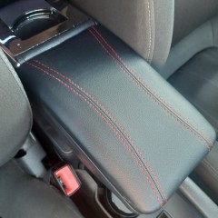 Фото покупателя: Подлокотник для Chevrolet Aveo T300 2012+ красная строчка