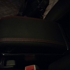 Фото покупателя: Подлокотник для Geely MK 2006-2015 c USB красная строчка
