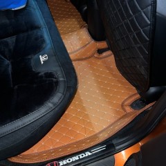Фото покупателя: Кожаные 3D коврики Autozs Premium для Honda Civic VIII Хэтчбек 5 дв. (2005-2008)