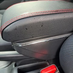 Фото покупателя: Подлокотник для Honda Fit/Jazz II 2008-2014 c USB красная строчка
