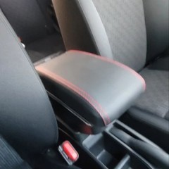 Фото покупателя: Подлокотник для Honda Fit/Jazz III 2015+ c USB красная строчка