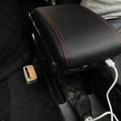 Фото покупателя: Подлокотник для Geely CK 1 2005-2016 c USB красная строчка