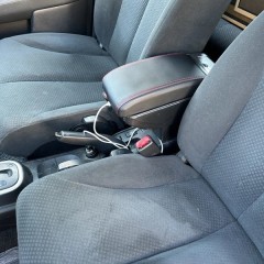 Фото покупателя: Подлокотник для Nissan Tiida C11 2004-2014  с USB красная строчка