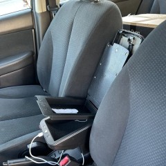 Фото покупателя: Подлокотник для Nissan Tiida C11 2004-2014  с USB красная строчка