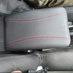 Фото покупателя: Подлокотник для Renault Duster I 2010+ c USB красная строчка