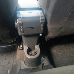 Фото покупателя: Подлокотник для Renault Kaptur I 2016+ c USB черная строчка