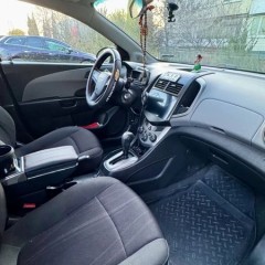 Фото покупателя: Подлокотник для Chevrolet Aveo T300 2012+ красная строчка