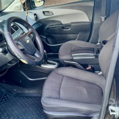 Фото покупателя: Подлокотник для Chevrolet Aveo T300 2012+ красная строчка