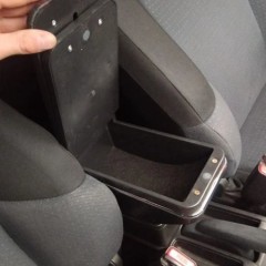 Фото покупателя: Подлокотник для Honda Fit/Jazz II 2008-2014 без USB красная строчка