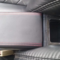 Фото покупателя: Подлокотник для Geely MK 2006-2015 c USB красная строчка