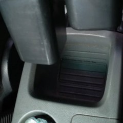 Фото покупателя: Подлокотник для Ford Focus 2 2005-2011 красная строчка
