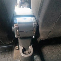 Фото покупателя: Подлокотник для Renault Sandero/Logan 2009+ (с USB) красная строчка