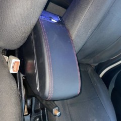 Фото покупателя: Подлокотник для Geely MK 2006-2015 c USB красная строчка