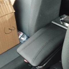 Фото покупателя: Подлокотник для Ford Fiesta 6 2008+ черная строчка