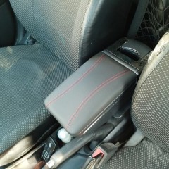 Фото покупателя: Подлокотник для Kia Rio 3 2011-2016 красная строчка
