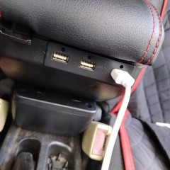 Фото покупателя: Подлокотник для Geely MK 2006-2015 c USB красная строчка
