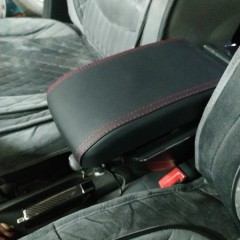 Фото покупателя: Подлокотник для Skoda Fabia II/Roomster 5J 2006-2015 c USB красная строчка