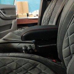 Фото покупателя: Подлокотник для Skoda Fabia II/Roomster 5J 2006-2015 c USB красная строчка