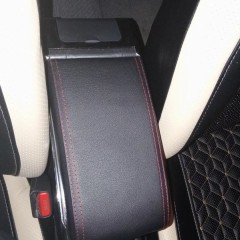 Фото покупателя: Подлокотник для Honda Fit/Jazz III 2015+ c USB красная строчка