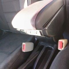 Фото покупателя: Подлокотник для Geely MK 2006-2015 c USB красная строчка