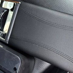 Фото покупателя: Подлокотник для Kia Rio 3 2011-2016 красная строчка
