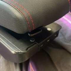 Фото покупателя: Подлокотник для ВАЗ (Lada) XRAY 1 2015+ c USB красная строчка