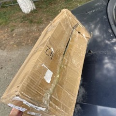 Фото покупателя: Подлокотник для Suzuki Swift 3 2004-2014 красная строчка