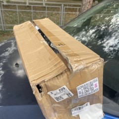 Фото покупателя: Подлокотник для Suzuki Swift 3 2004-2014 красная строчка