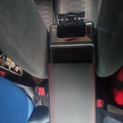 Фото покупателя: Подлокотник для Nissan Tiida C11 2004-2014  с USB красная строчка