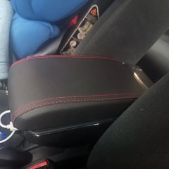 Фото покупателя: Подлокотник для Nissan Tiida C11 2004-2014  с USB красная строчка