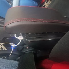 Фото покупателя: Подлокотник для Nissan Tiida C11 2004-2014  с USB красная строчка