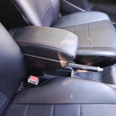 Фото покупателя: Подлокотник для Honda Fit, Jazz I 2004-2008 c USB красная строчка