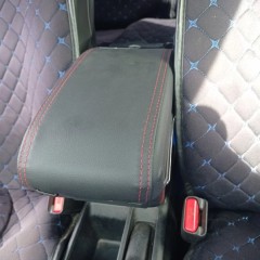 Фото покупателя: Подлокотник для Honda Fit/Jazz II 2008-2014 c USB красная строчка