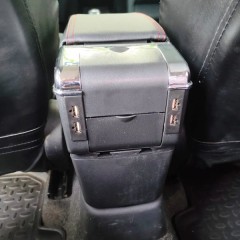 Фото покупателя: Подлокотник для Skoda Fabia II/Roomster 5J 2006-2015 c USB красная строчка