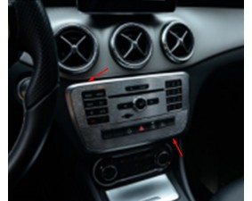 Декоративная накладка на центральную консоль салона Mercedes-Benz CLA-Класс B