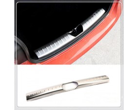 Хромированная накладка на задний борт багажника BMW 1 серия ll (F20/21) 2014+