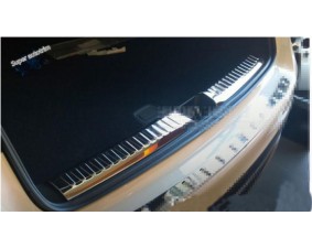 Хромированная накладка на задний борт багажника Mercedes-Benz GLA-Класс X156 2014-2017