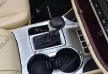 Декоративная накладка на нижнюю консоль салона Toyota Highlander 3 2014+