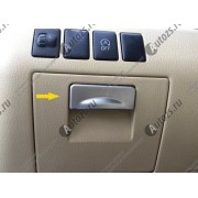 Декоративная накладка на ручку бардачка Toyota Highlander 3 2014+
