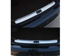 Хромированная накладка на задний борт багажника Volkswagen Passat B8 2015+