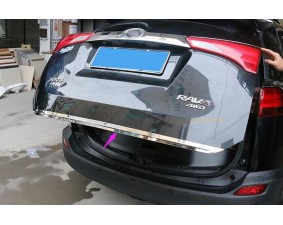 Хромированная накладка на кромку двери багажника Toyota RAV4 CA40 2012-2015 A
