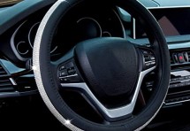 Оплетка на руль кожаная со стразами