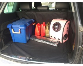 Защитный чехол в багажник автомобиля