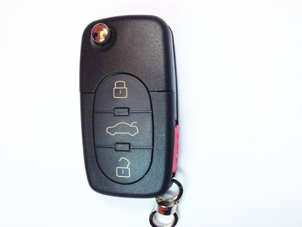 

Выкидной ключ Audi A6 3 кнопки #45